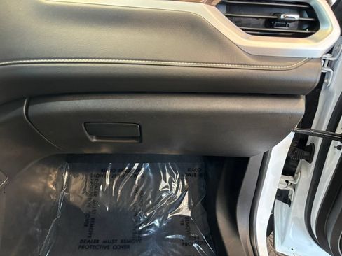Used 2022 GMC Acadia SLE FWD image 31