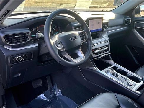 Used 2024 Ford Explorer XLT w/ Equipment Group 202A image 13