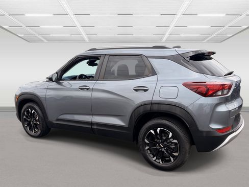 Used 2022 Chevrolet TrailBlazer LT FWD image 3