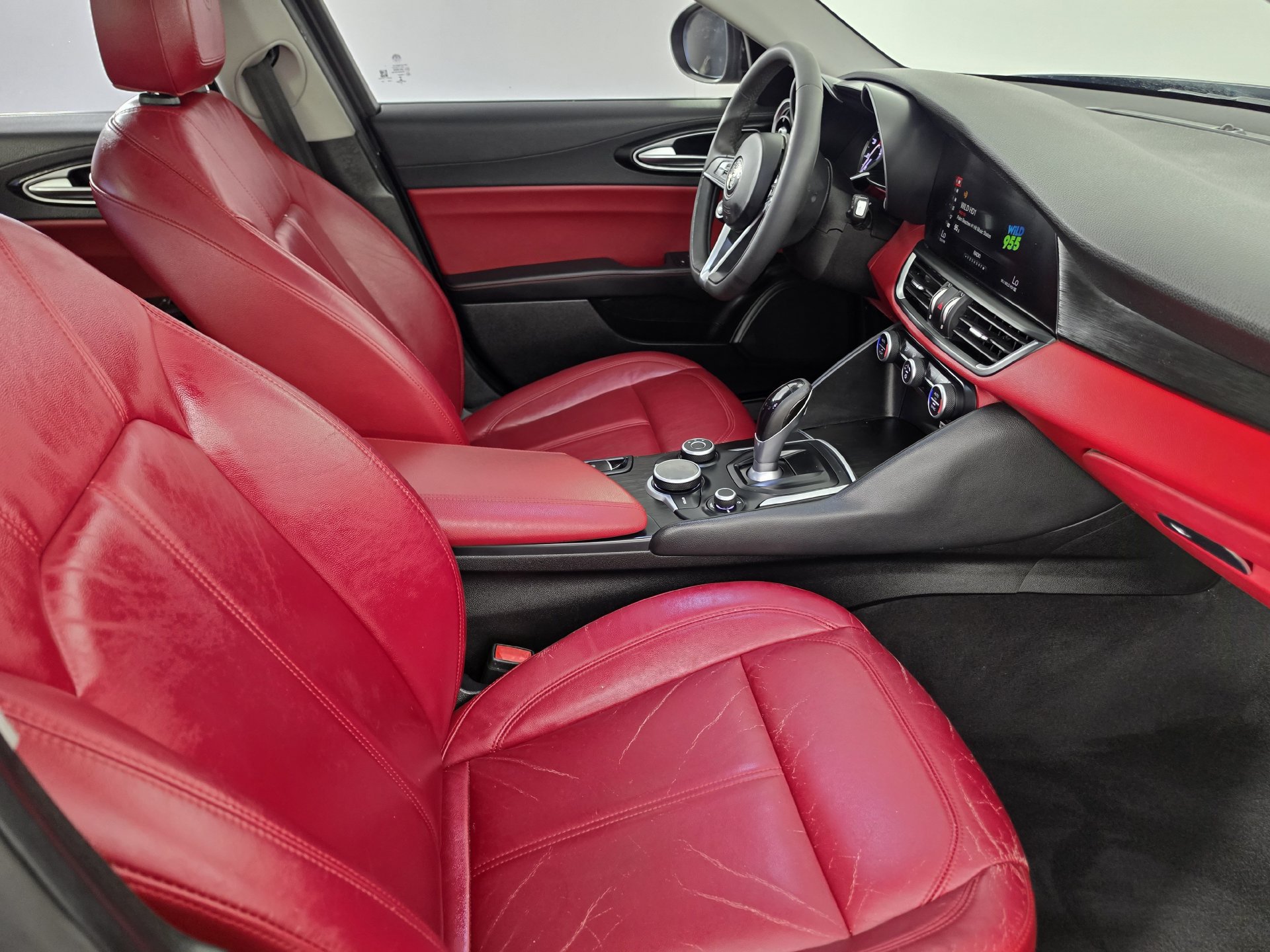 Used 2017 Alfa Romeo Giulia RWD image 33