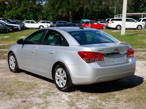 Used 2014 Chevrolet Cruze LS image 5