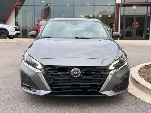 Used 2024 Nissan Altima 2.5 SV FWD image 7
