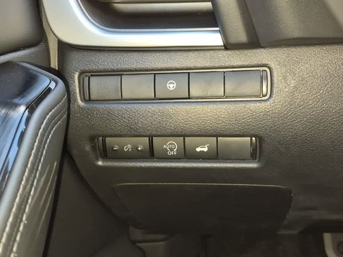 New 2026 Nissan Rogue SV AWD/4WD image 18