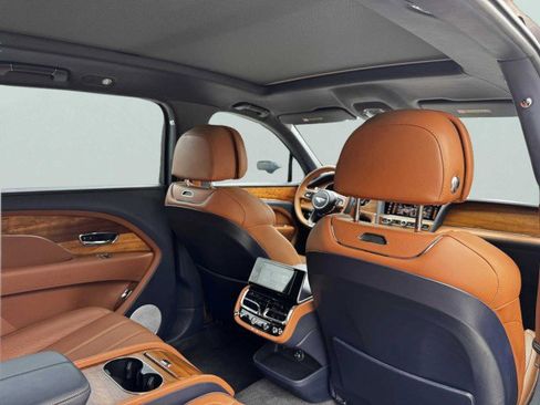 Used 2023 Bentley Bentayga Extended Wheelbase image 60