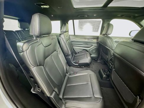 New 2025 Jeep Grand Cherokee L Limited image 32