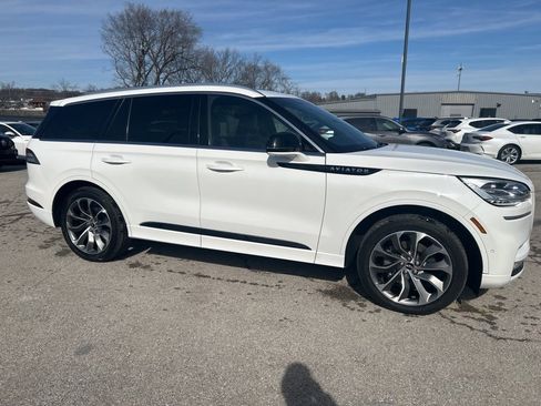 Used 2021 Lincoln Aviator Grand Touring w/ Equipment Group 301A image 4