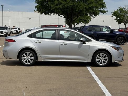 Used 2024 Toyota Corolla LE image 3