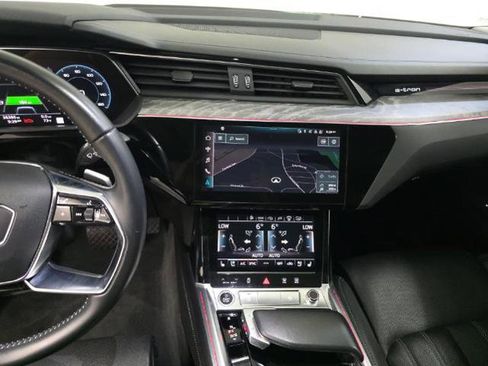 Used 2021 Audi e-tron Prestige w/ Prestige Package AWD/4WD image 7