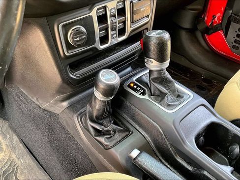 Used 2018 Jeep Wrangler Unlimited Sport S AWD/4WD image 11