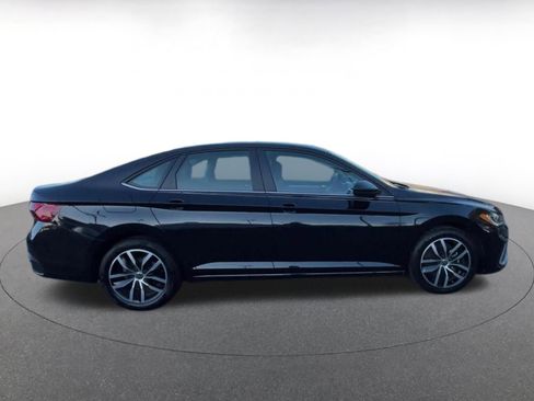 Used 2025 Volkswagen Jetta SE image 16