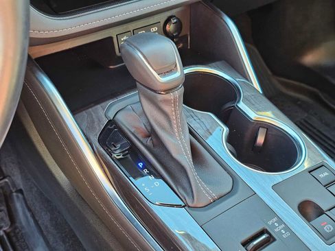 Used 2023 Toyota Highlander Limited image 30