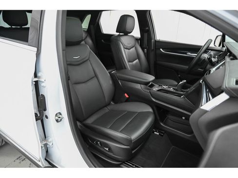 Certified 2025 Cadillac XT5 Premium Luxury image 16