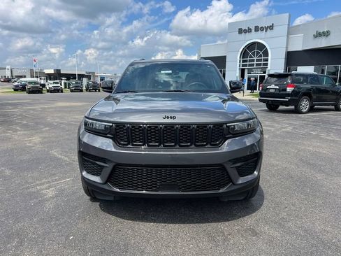 Certified 2025 Jeep Grand Cherokee Altitude AWD/4WD image 2