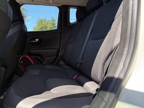 Used 2018 Jeep Renegade Trailhawk w/ UConnect 8.4 Nav Group AWD/4WD image 12
