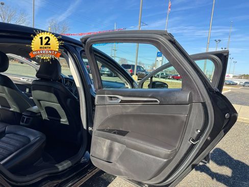 Used 2016 Ford Fusion Energi SE image 20