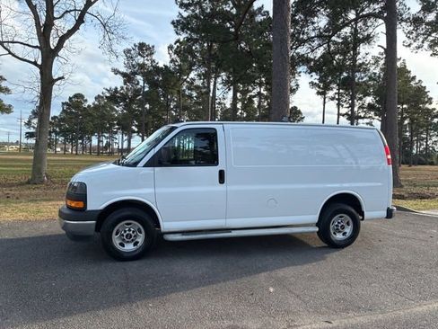 Used 2024 GMC Savana 2500 w/ Driver Convenience Package image 6
