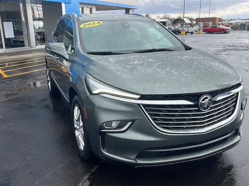 Used 2024 Buick Enclave Essence w/ Experience Buick Package image 7