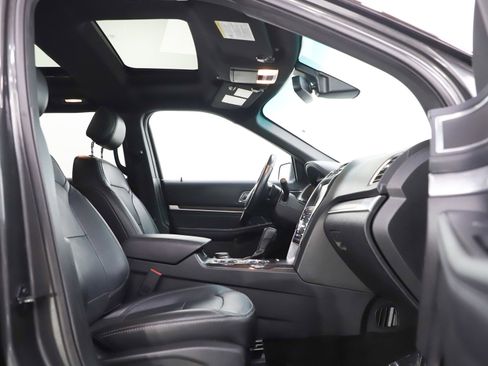 Used 2016 Ford Explorer Limited w/ Equipment Group 301A image 11