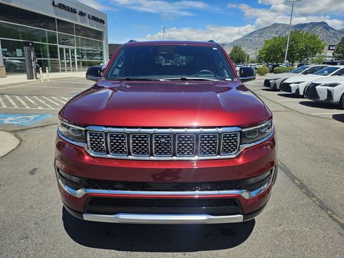 Used 2023 Jeep Grand Wagoneer 4WD w/ Flexible Seating Group image 2