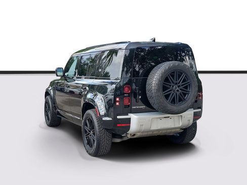 Used 2022 Land Rover Defender 110 XS Edition AWD/4WD image 3