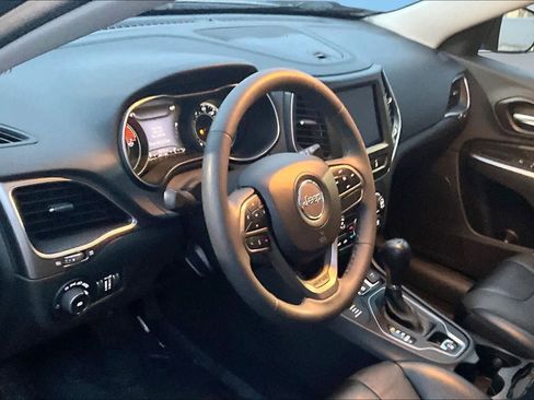 Used 2022 Jeep Cherokee Latitude Lux w/ Sun & Sound Group image 2