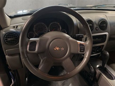 Used 2006 Jeep Liberty Limited image 11