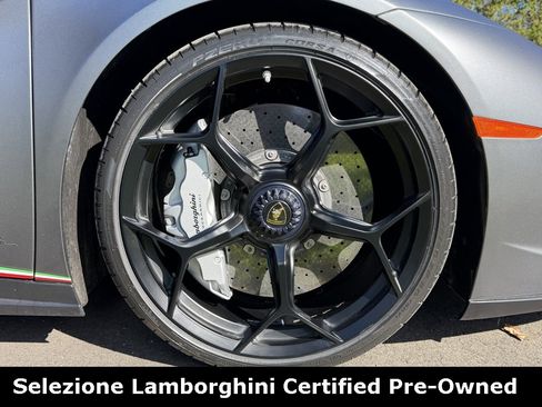 Used 2018 Lamborghini Huracan Performante image 17