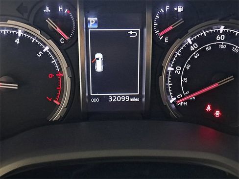 Used 2021 Toyota 4Runner TRD Off-Road Premium image 2