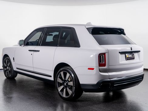 Used 2023 Rolls-Royce Cullinan image 14