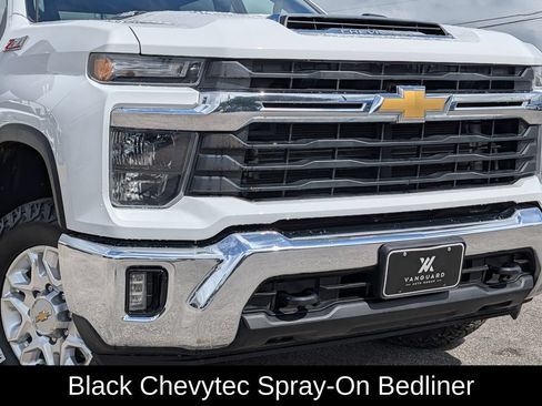 Used 2024 Chevrolet Silverado 2500 LT AWD/4WD image 10