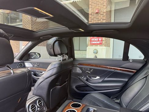 Used 2014 Mercedes-Benz S 550 Sedan image 19