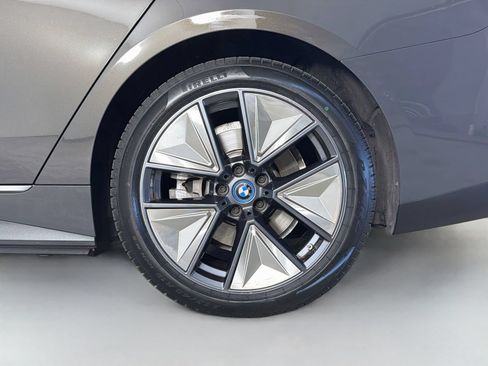 Used 2023 BMW i4 eDrive40 RWD image 32