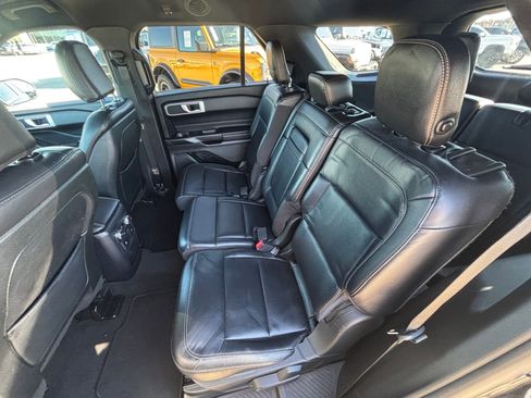 Used 2020 Ford Explorer XLT w/ Equipment Group 202A image 27