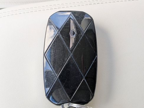 Used 2025 Genesis GV60 RWD image 40