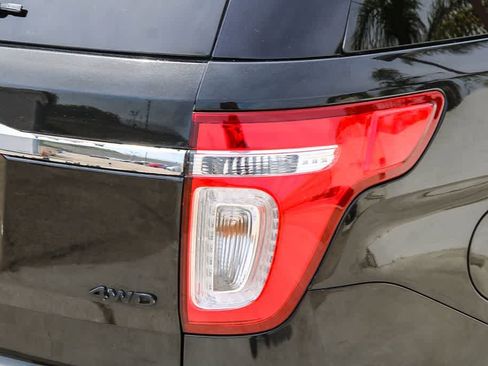 Used 2013 Ford Explorer Limited AWD/4WD image 10