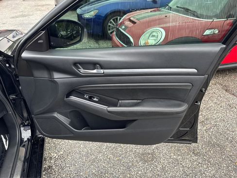 Used 2022 Nissan Altima 2.5 SL FWD image 22