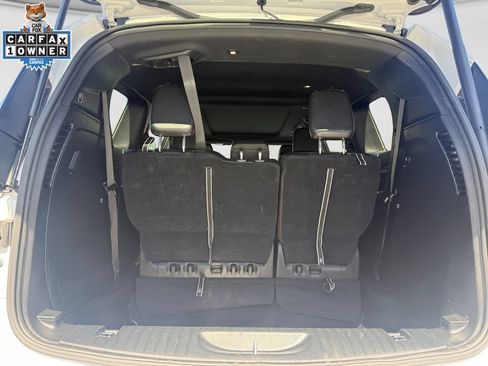 Used 2025 Chrysler Pacifica Limited FWD image 18