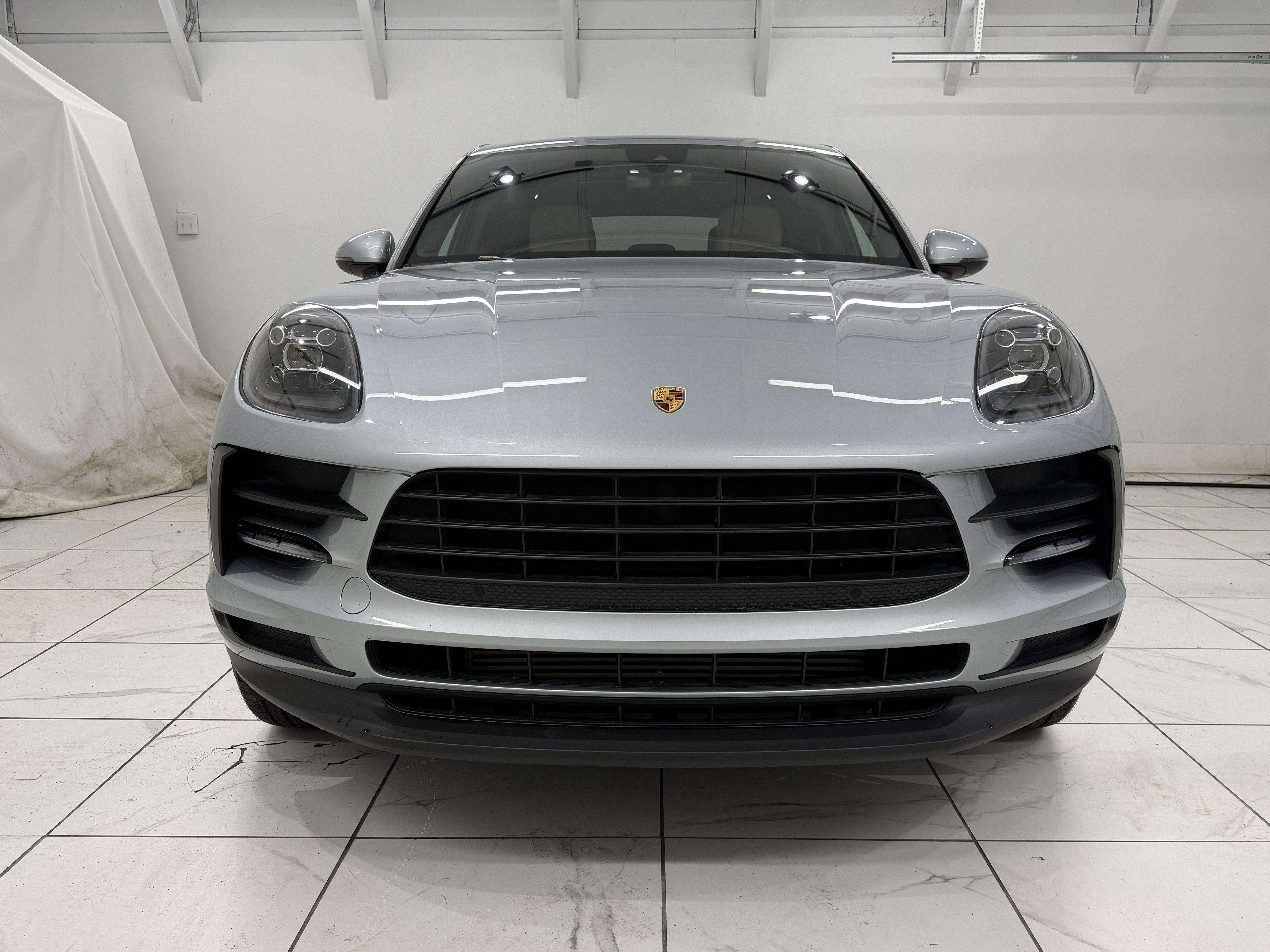 Certified 2021 Porsche Macan AWD/4WD image 9
