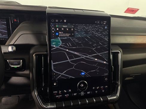 Used 2025 GMC Yukon XL Denali AWD/4WD image 19