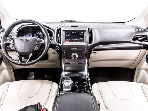 Used 2019 Ford Edge Titanium FWD image 18