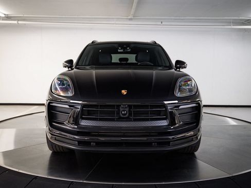 Certified 2023 Porsche Macan AWD/4WD image 10