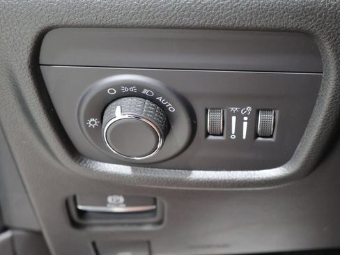 Certified 2024 Jeep Grand Cherokee Altitude AWD/4WD image 36