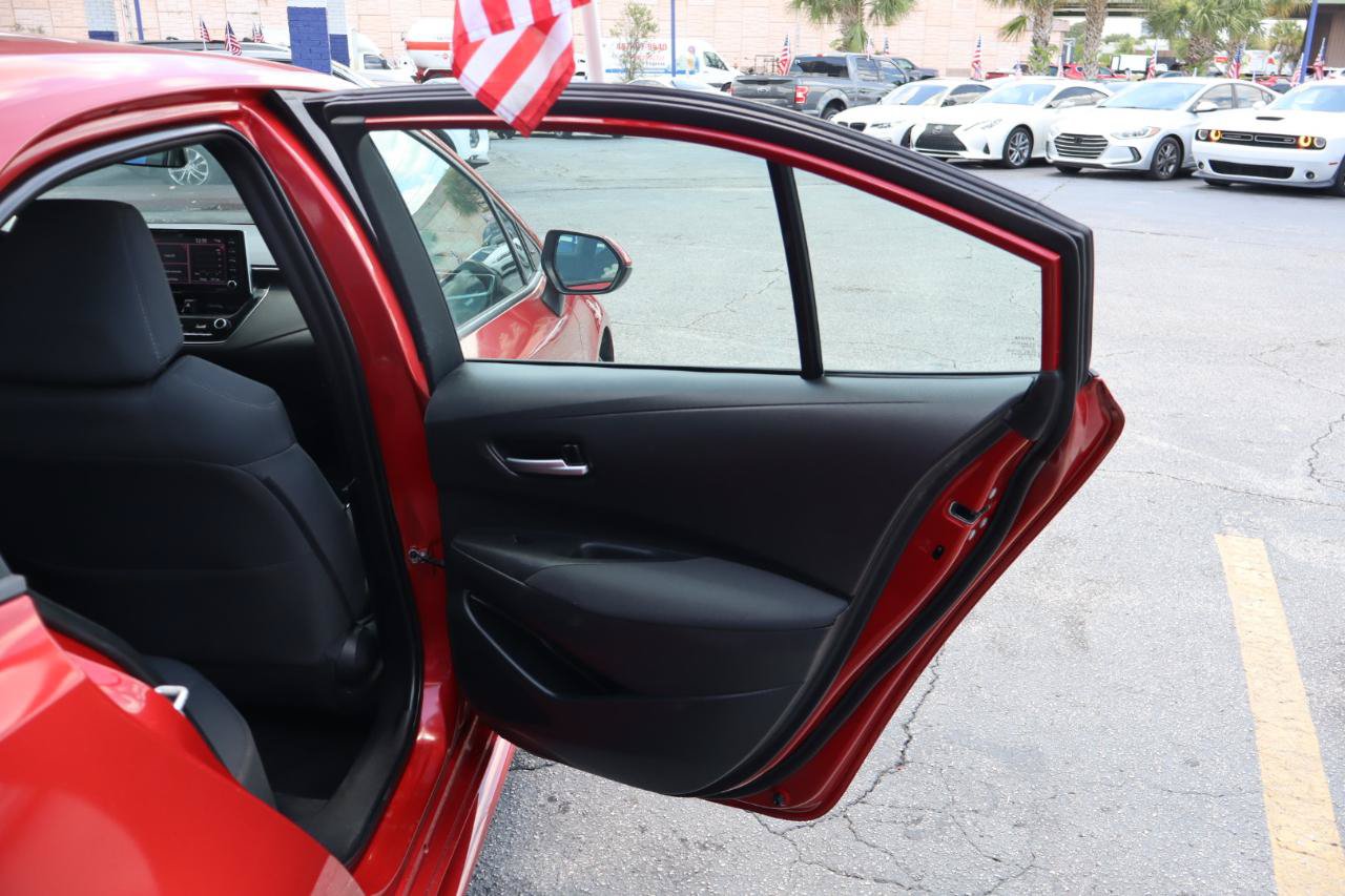 Used 2021 Toyota Corolla LE FWD image 11