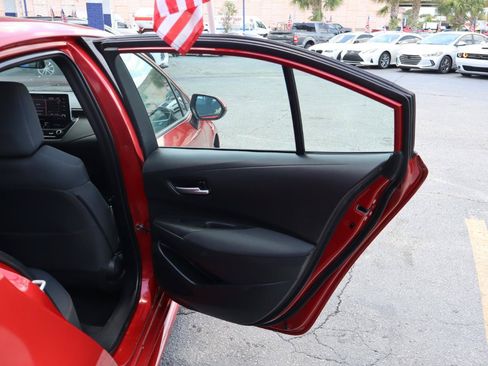 Used 2021 Toyota Corolla LE FWD image 11