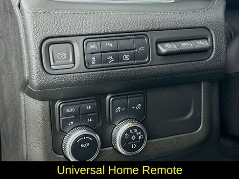 Used 2022 GMC Yukon XL Denali AWD/4WD image 15