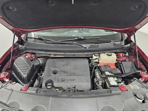 Used 2019 Chevrolet Traverse LT FWD image 11