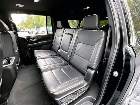 Used 2024 Chevrolet Suburban Premier AWD/4WD image 20