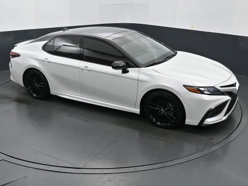 Used 2023 Toyota Camry XSE image 33