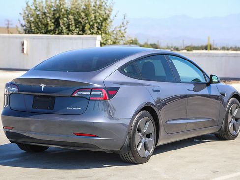 Used 2022 Tesla Model 3 Long Range AWD/4WD image 5