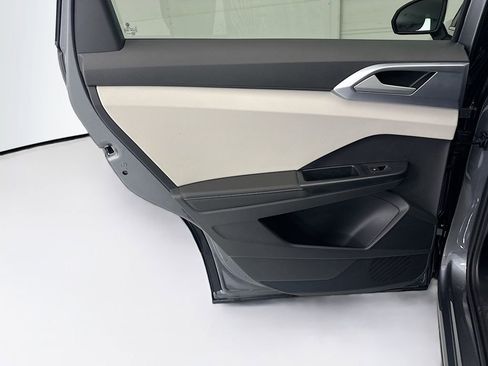 New 2026 Volkswagen Taos SE FWD image 24